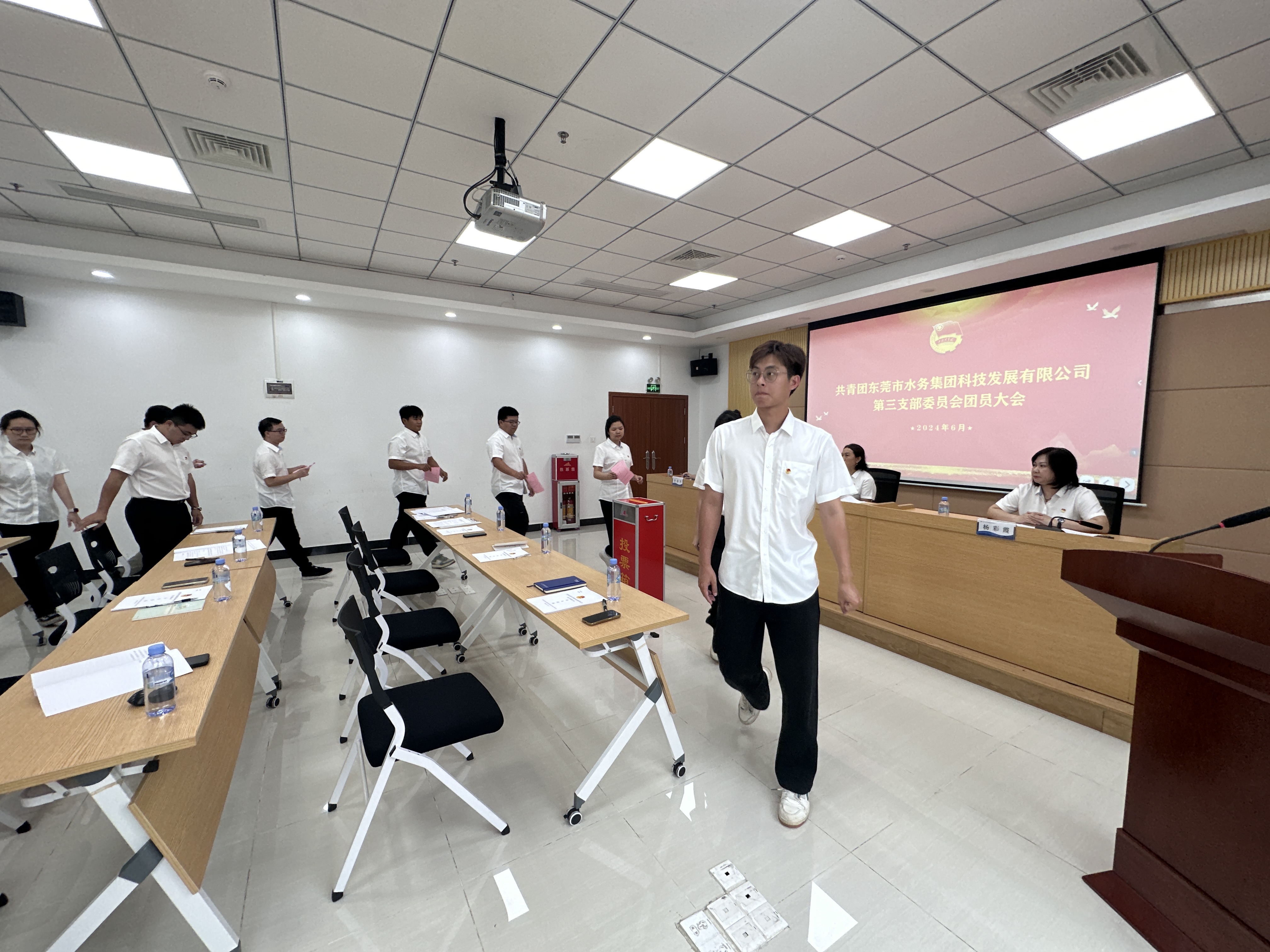 科技公司第三團支部選舉投票.jpg 科技公司第三團支部選舉投票.jpg